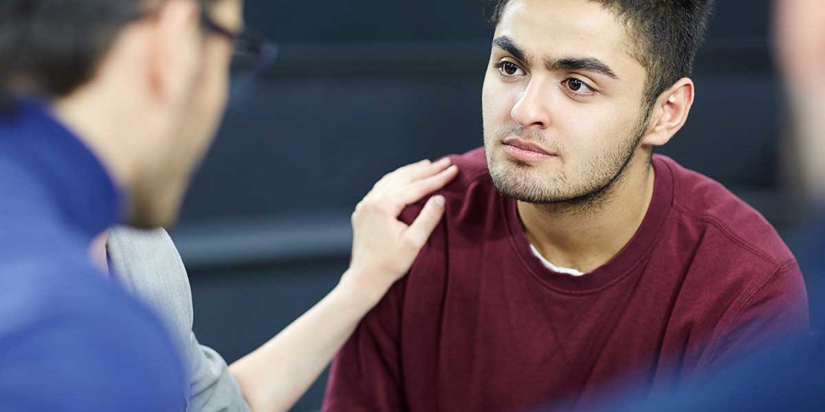 patient learning about Medical Detox Centers