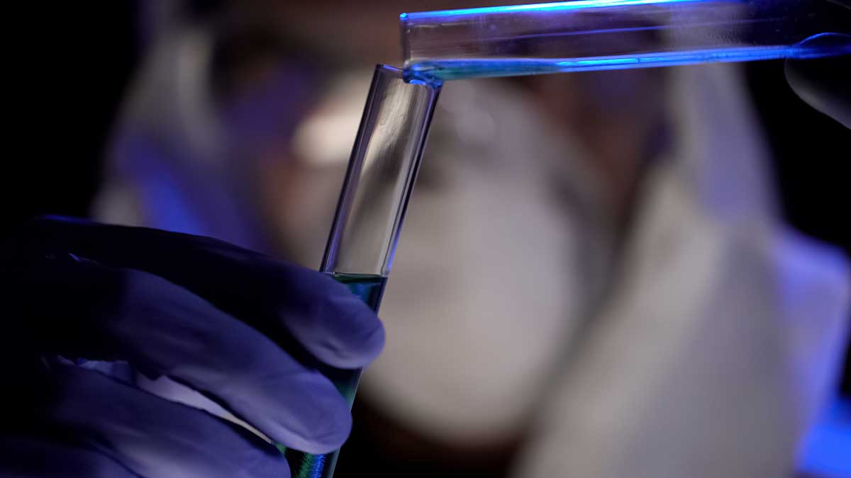 synthetic heroin being made