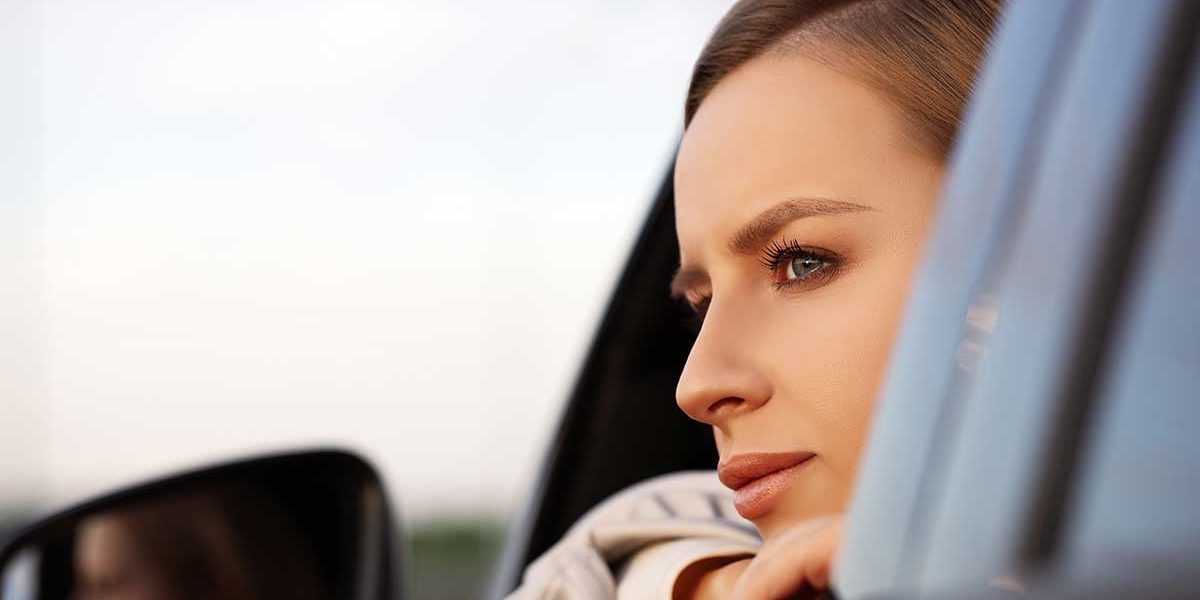 woman wonders when heroin withdrawal starts