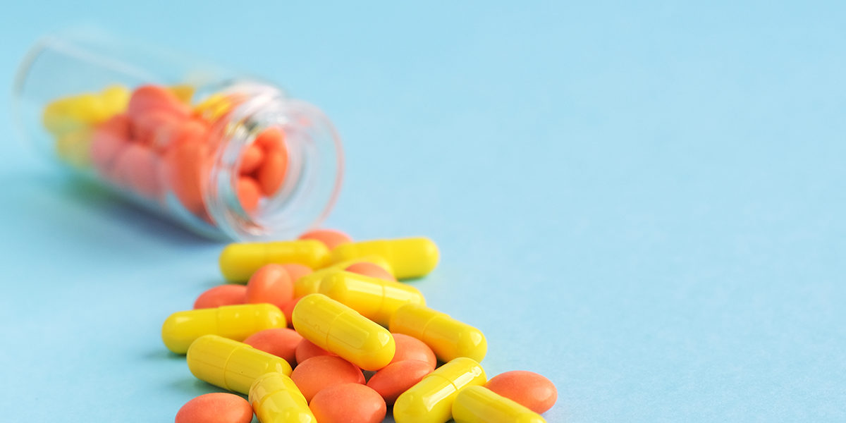 a pile of pills where asked is vicodin an opioid