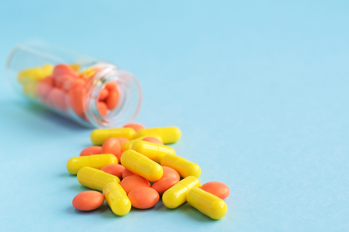 a pile of pills where asked is vicodin an opioid