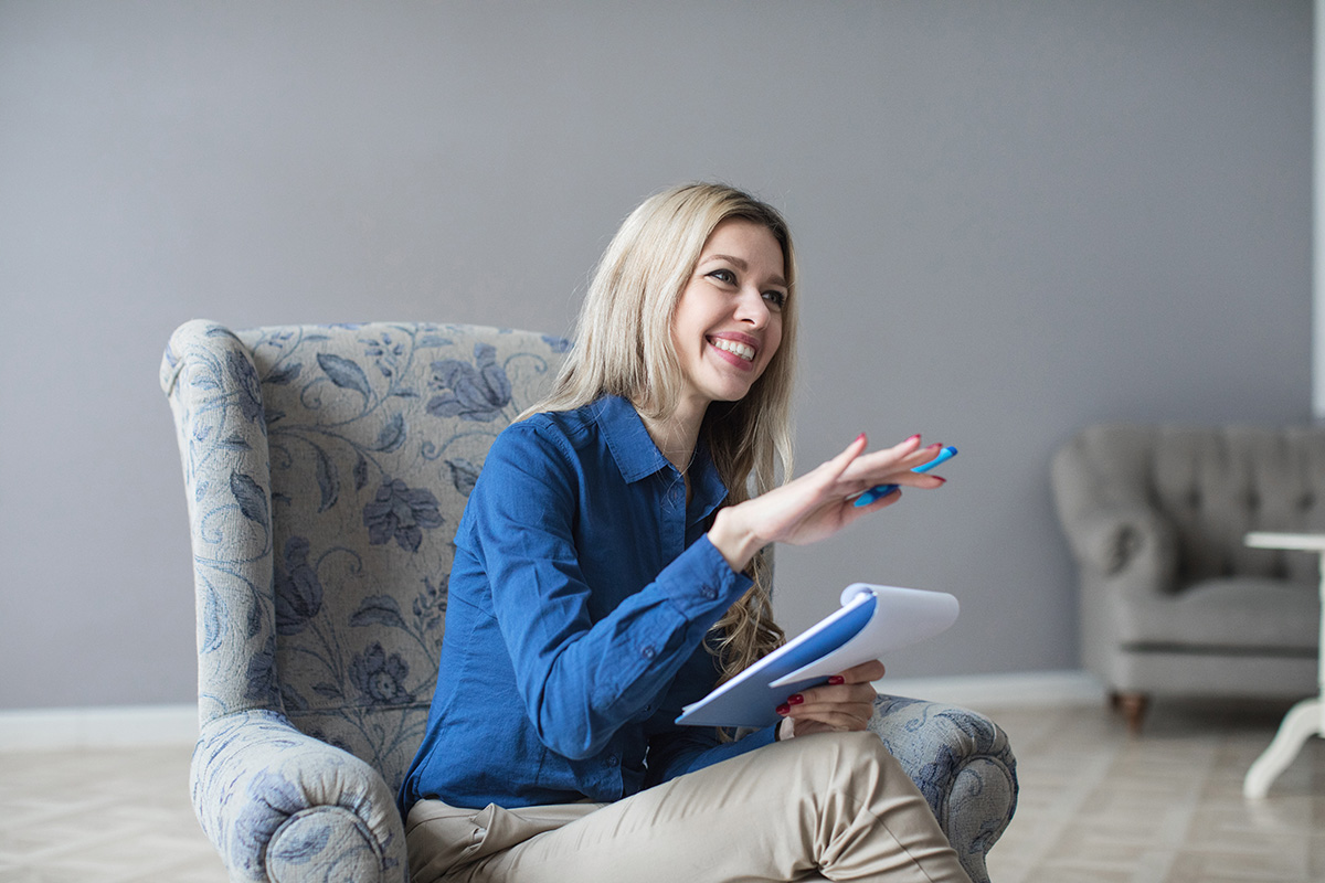 a doctor discussing the benefits of a west palm beach drug rehab