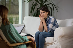 woman talking to counselor at the Florida alcohol detox center