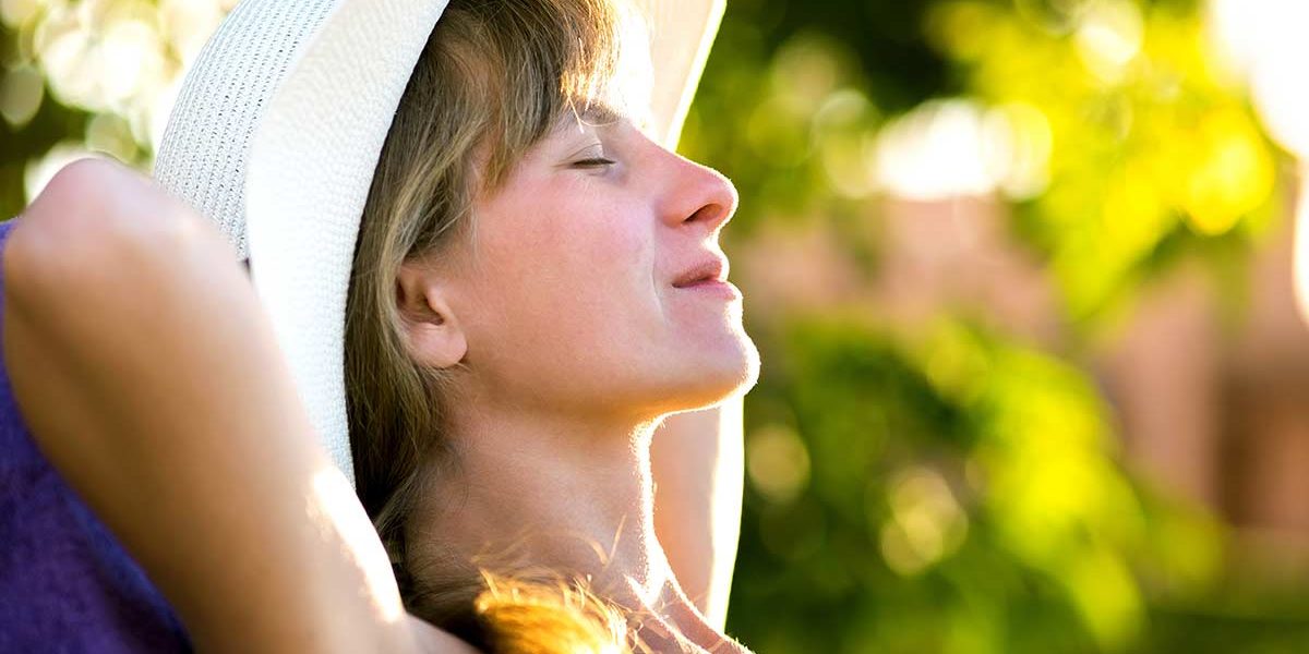 luxury detox center woman enjoys her luxury detox center