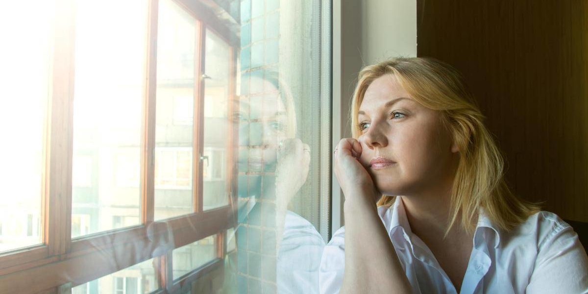 woman wonders how long benzo withdrawal lasts