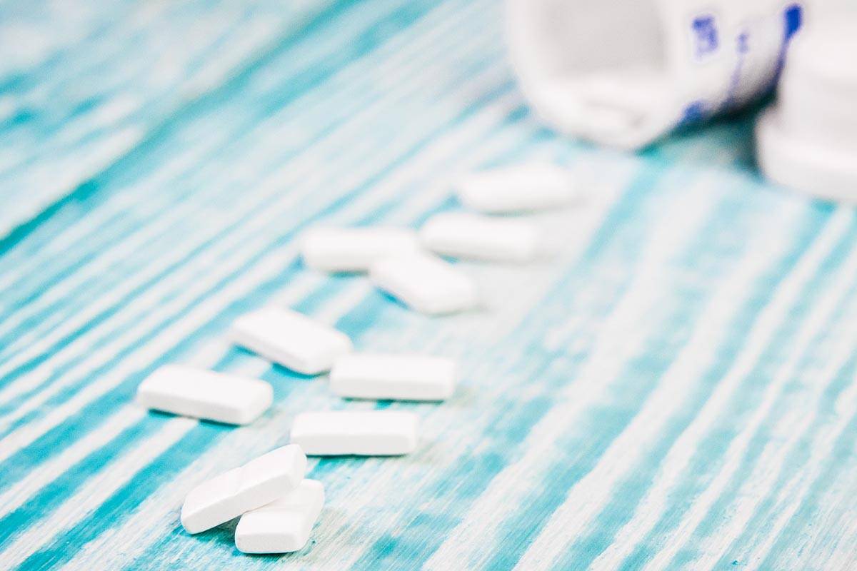 a pile of pills represents xanax abuse